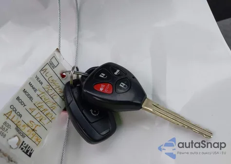 2010 Toyota Camry Le z USA, uszkodzony, nr VIN 4T1BF3EK5AU055939